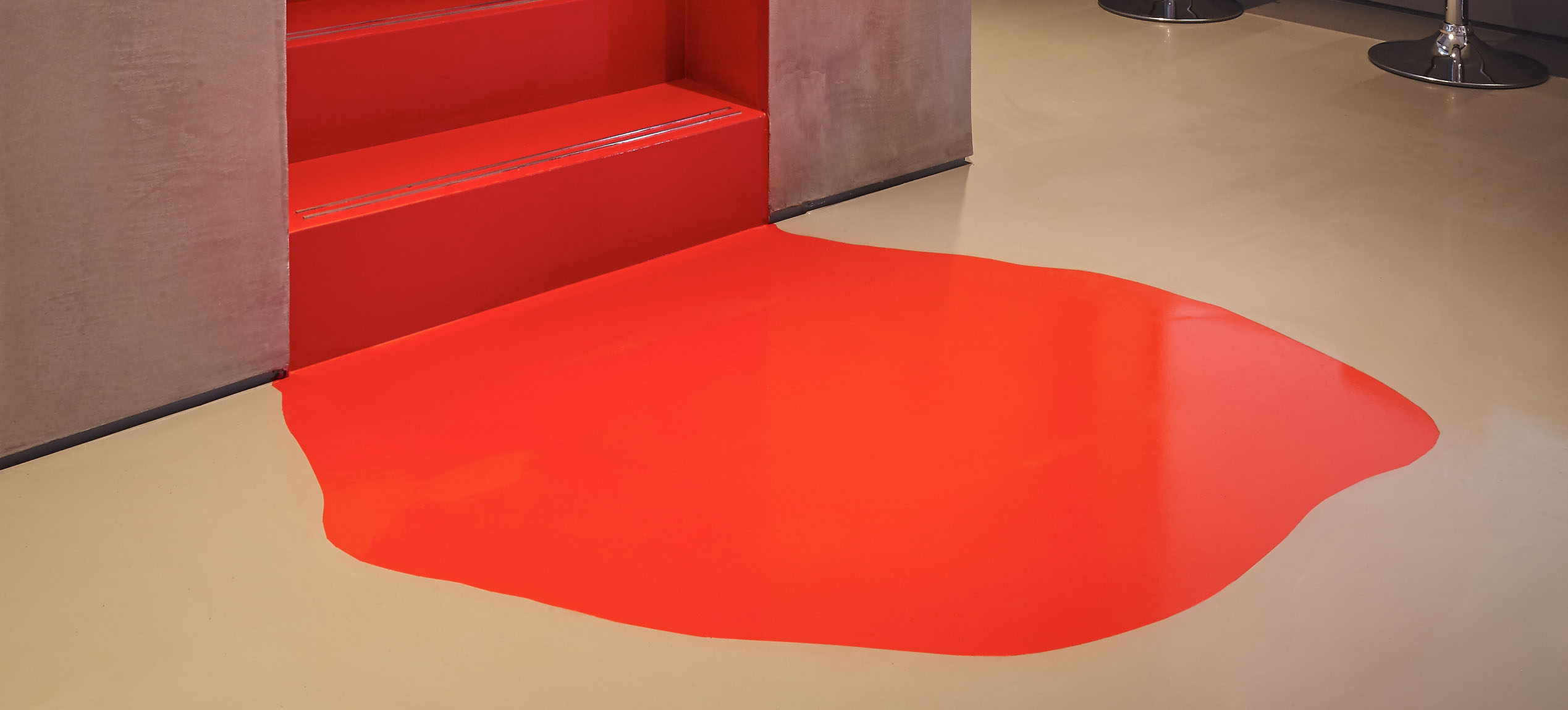 poured resin floor for stairs 