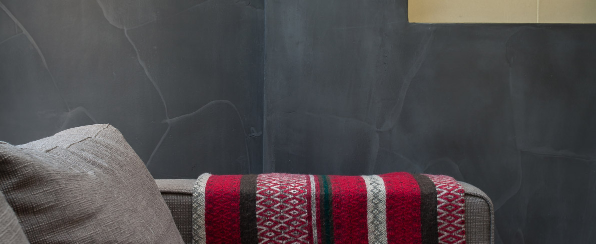 Grey Resin Wall Finish as an Alternative to Concrete Walls