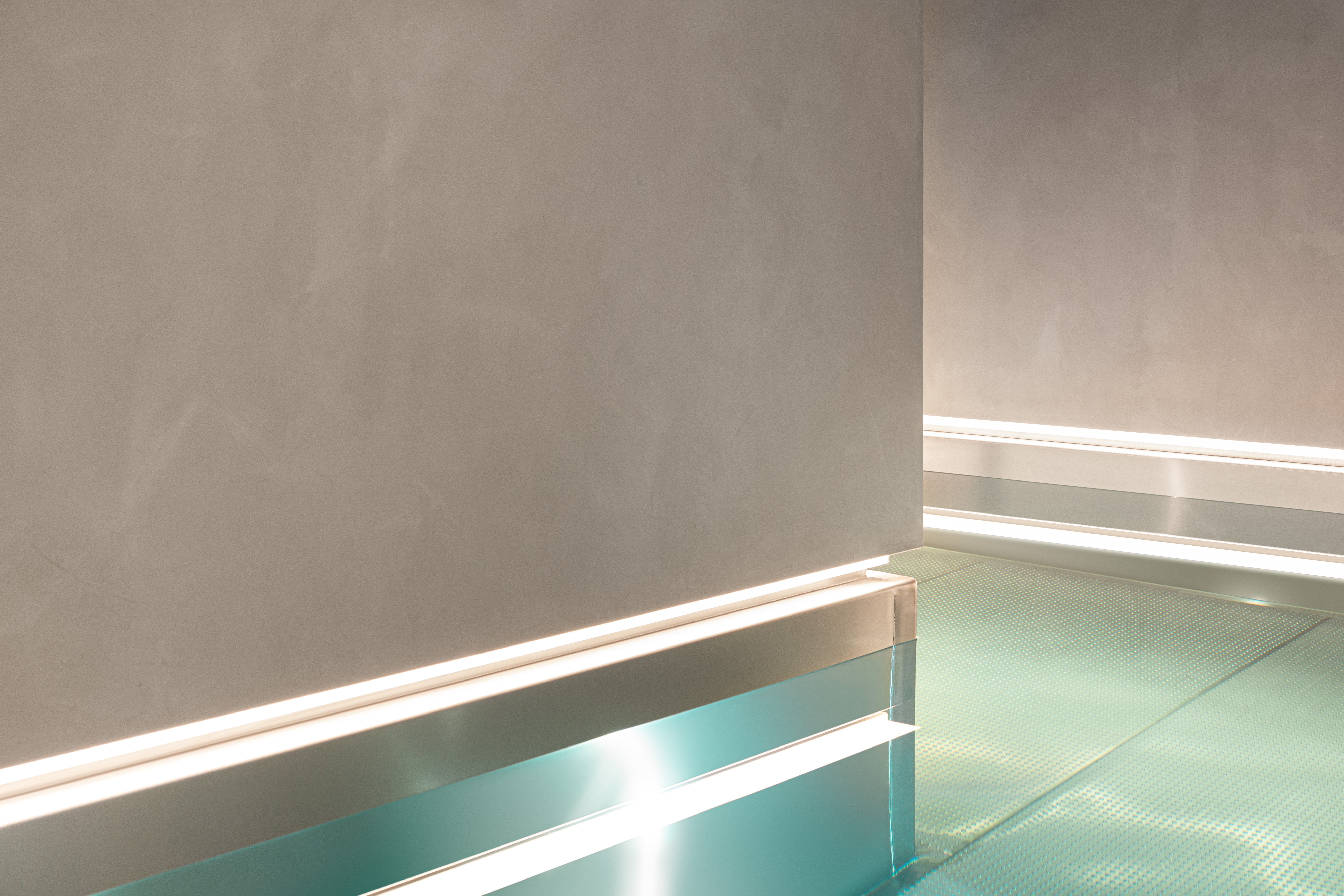 resin wall and floors in indoor swimming pool 