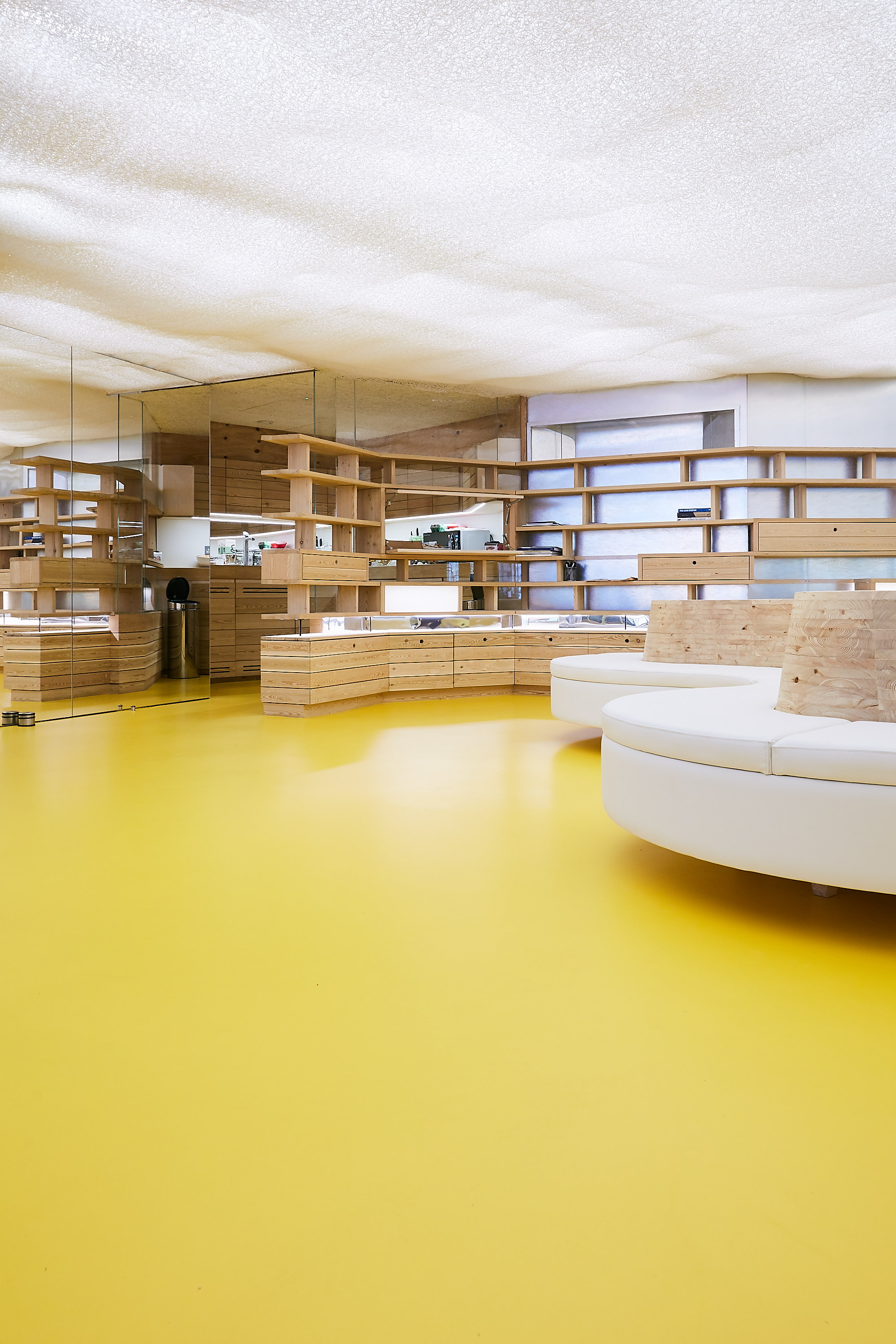 A ForumSphere resin floor in yellow