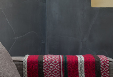 Grey Resin Wall Finish as an Alternative to Concrete Walls