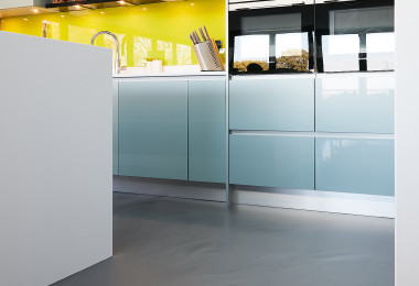 High motion level kitchen grey resin floor