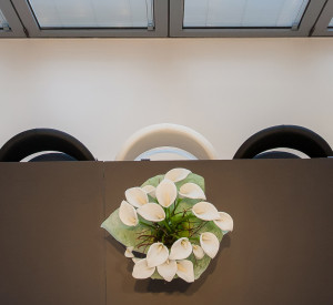 seamless white resin kitchen floor