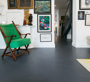 A HomeSphere resin floor in a dark grey