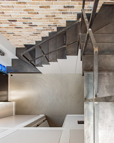 Hallway resin flooring nominated for a Surface Design Award 