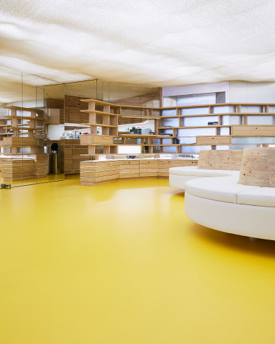 A ForumSphere resin floor in yellow